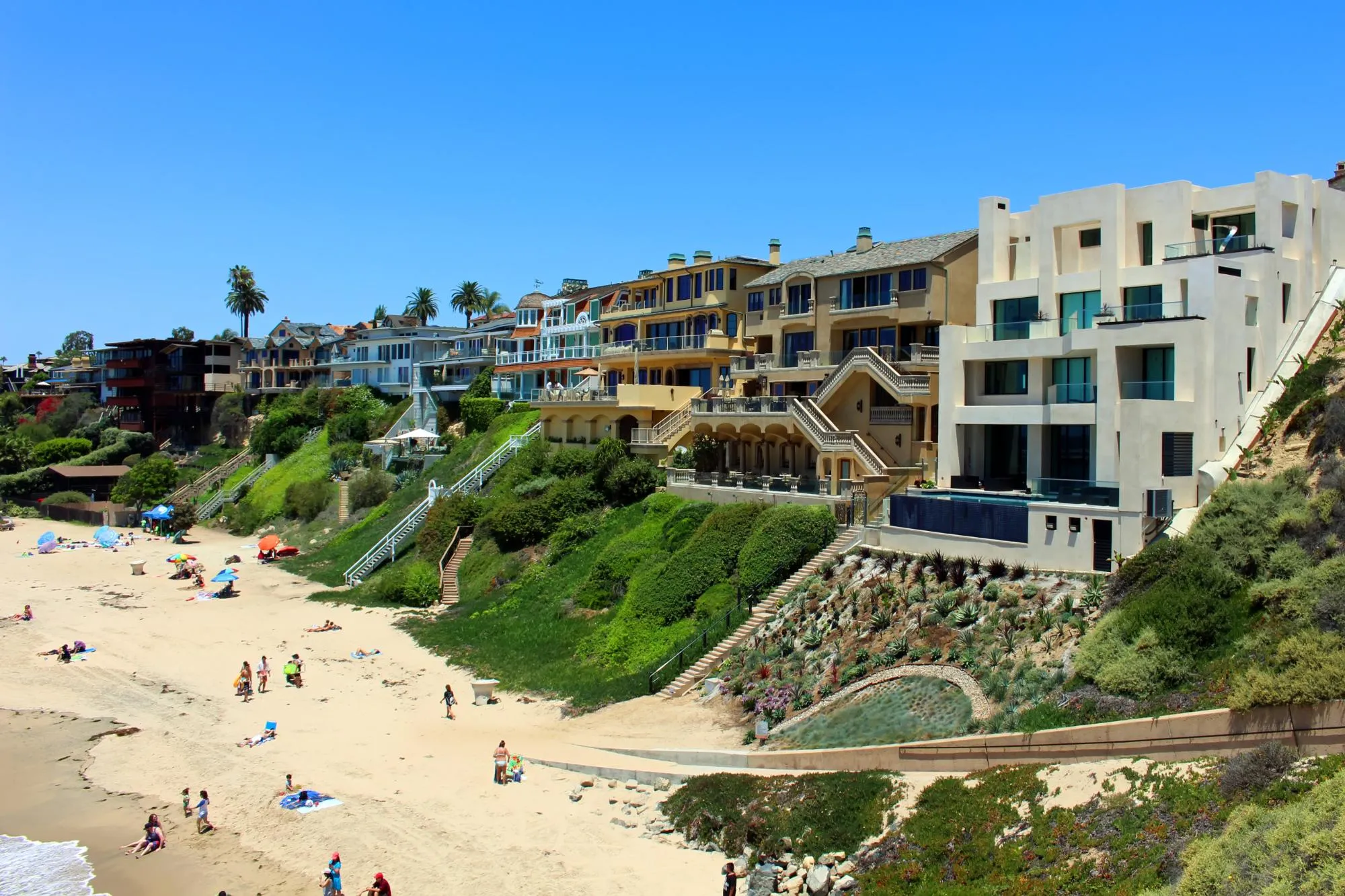 Corona del Mar bluff homes overlooking the Pacific Ocean