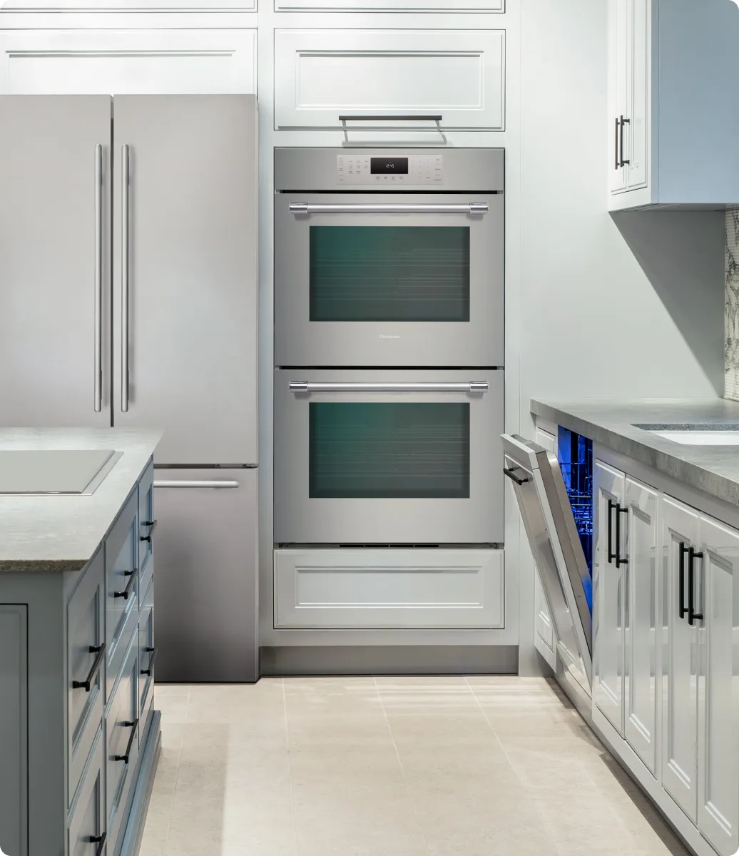 Thermador Pro Grand range with Star burners installed in an Orange County kitchen